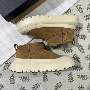 UGG Platform Short Snow Boots Brown